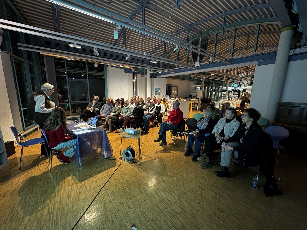 20251029BuchlesungTotenhemdUndLeichenschmaus 6web