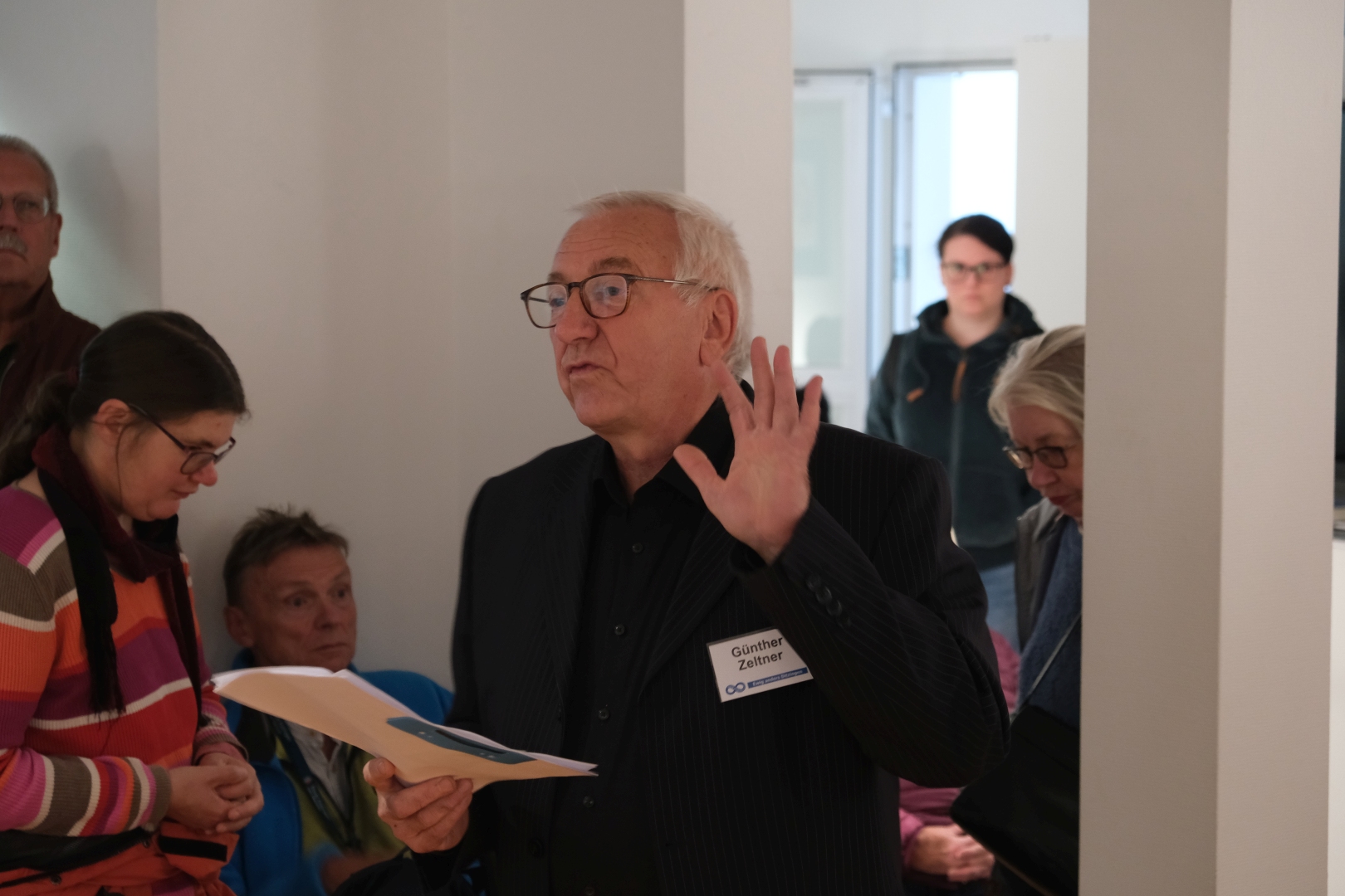 2025 10 19 001 EaD Ausstellung Fuehung Leichenschmaus